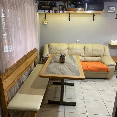 Holiday home у оксани *