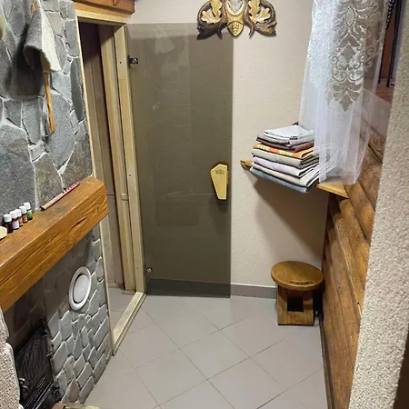 у оксани Verkhneye Sinevidnoye