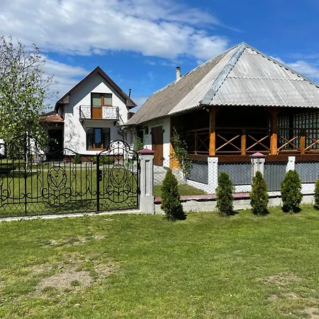 Holiday home у оксани *